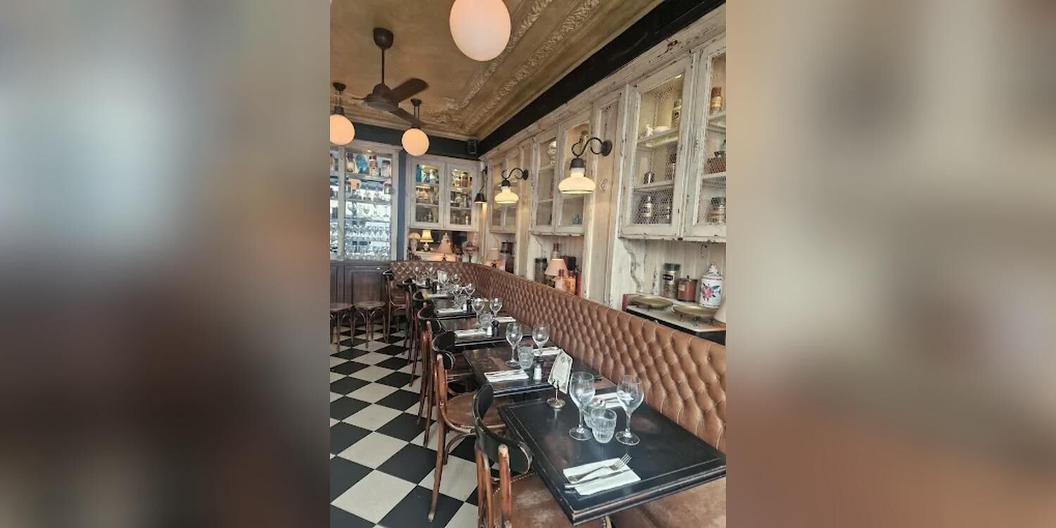 Les Antiquaires, restaurant