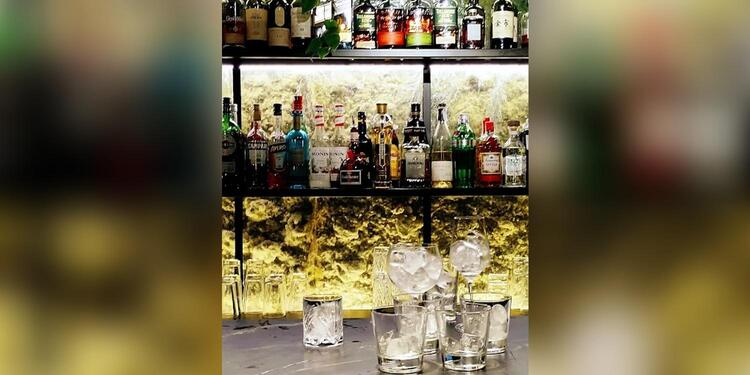 Del Claris Terrace, restaurant