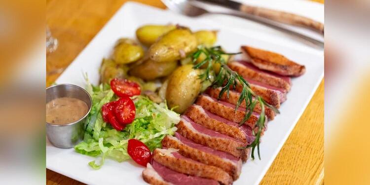 Terry's Café, restaurant