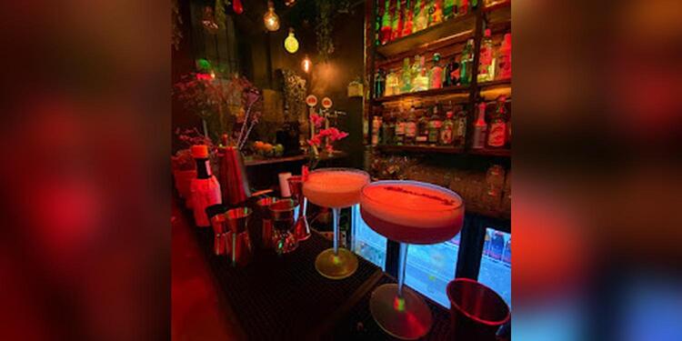 Manoda Craft Cocktail Bar, bar