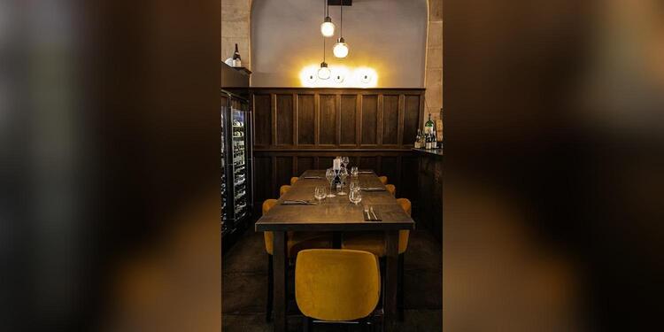 Dr. Wine, restaurant