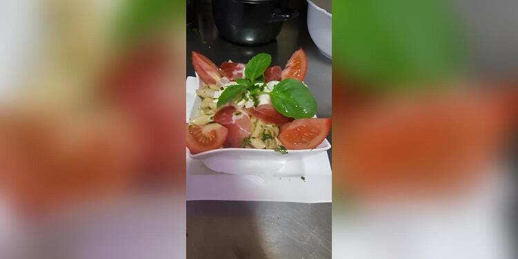 SAN GIO'V Brasserie Karaoke, bar