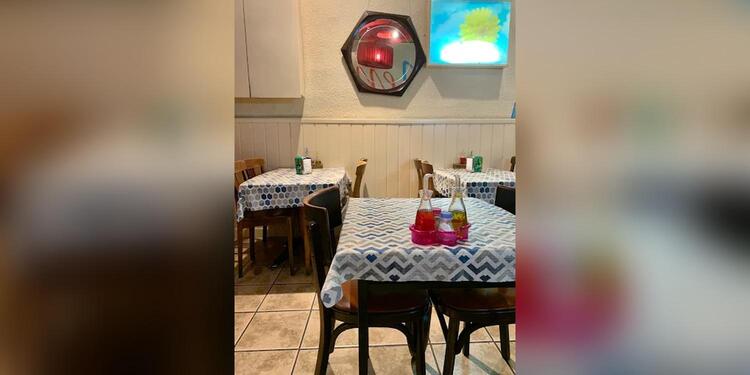 Ménage à Trois, restaurant