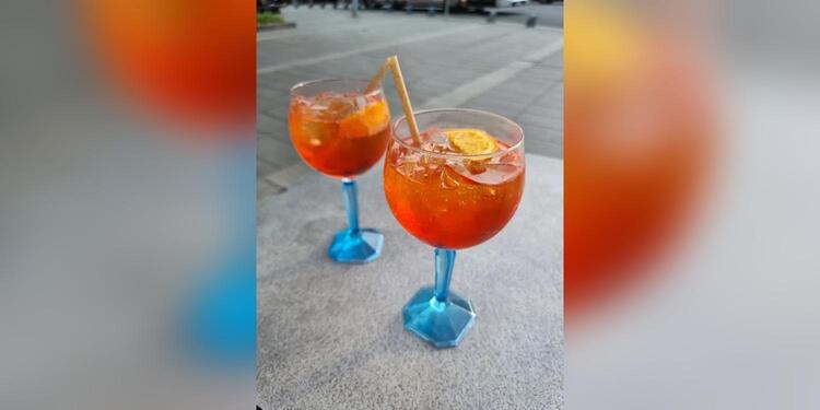 The green fairy, bar