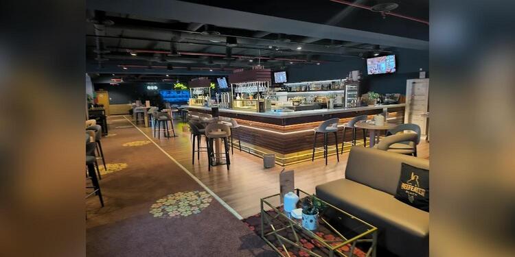 Leaves Restaurant (+18), restaurant