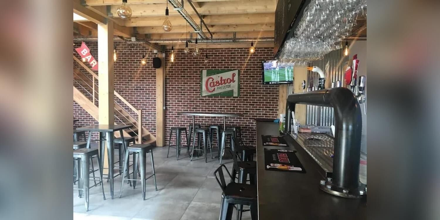 Le hangar à bières, bar