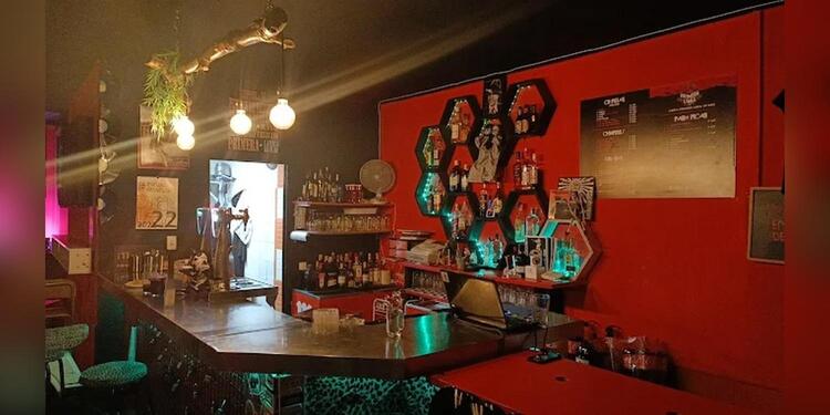 Primera linea Bar, bar