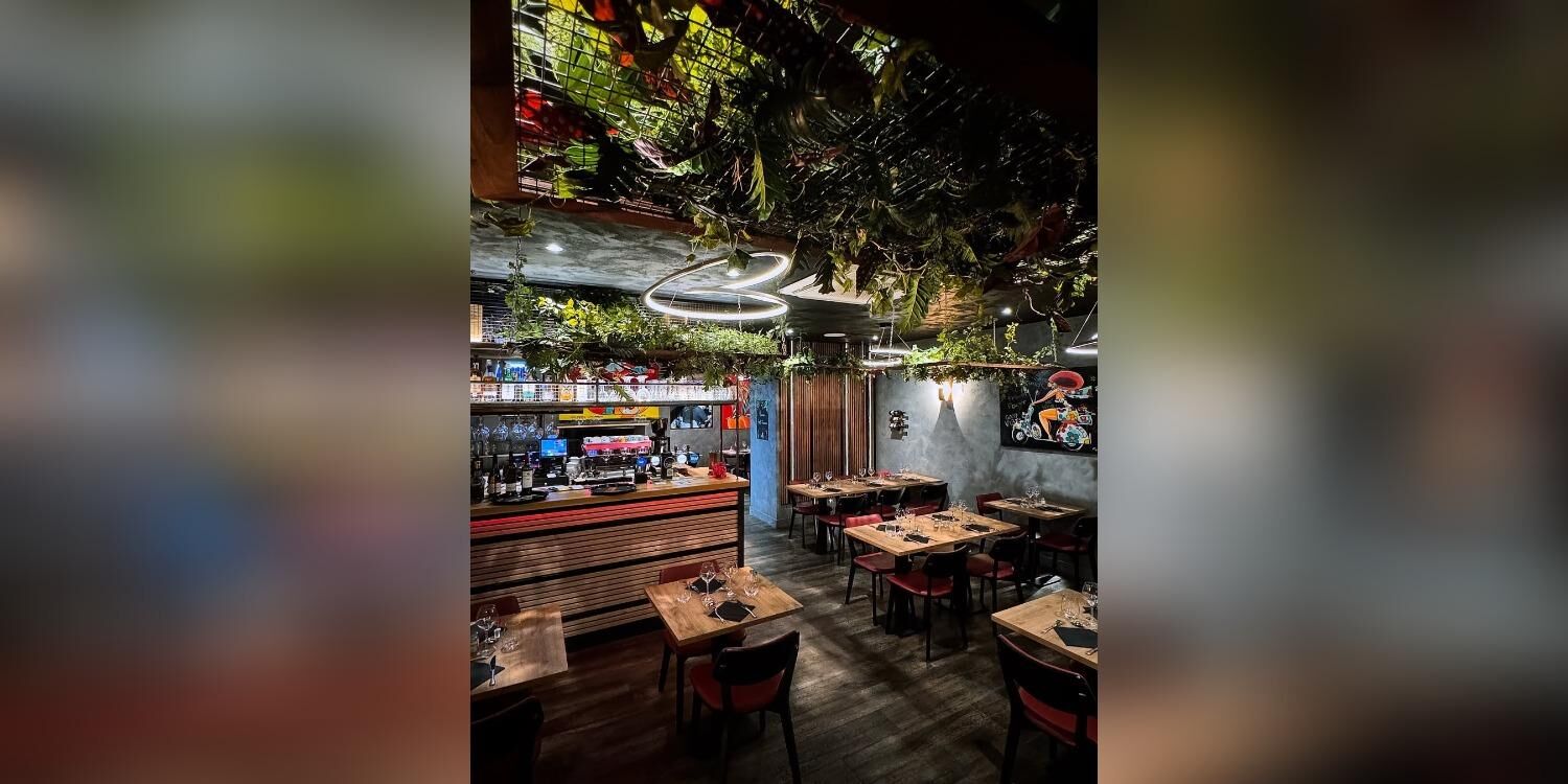 L'Ostrog & L?Ostrog ll, bar