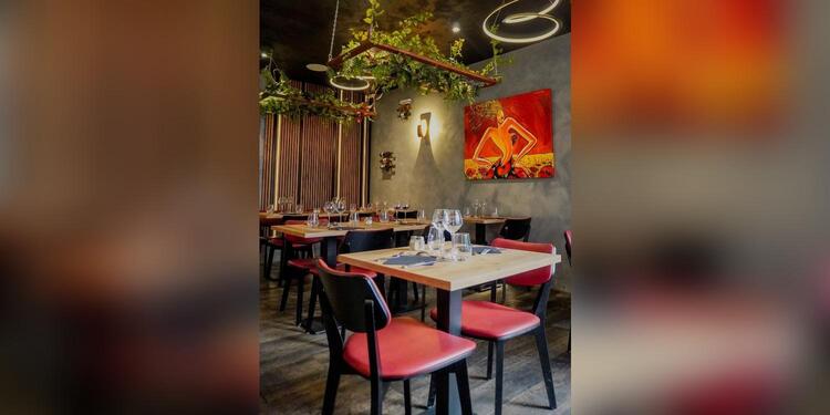 L'Ostrog & L?Ostrog ll, bar