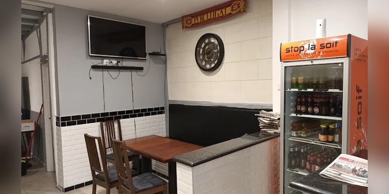 25 AVRIL Café Portugais, bar