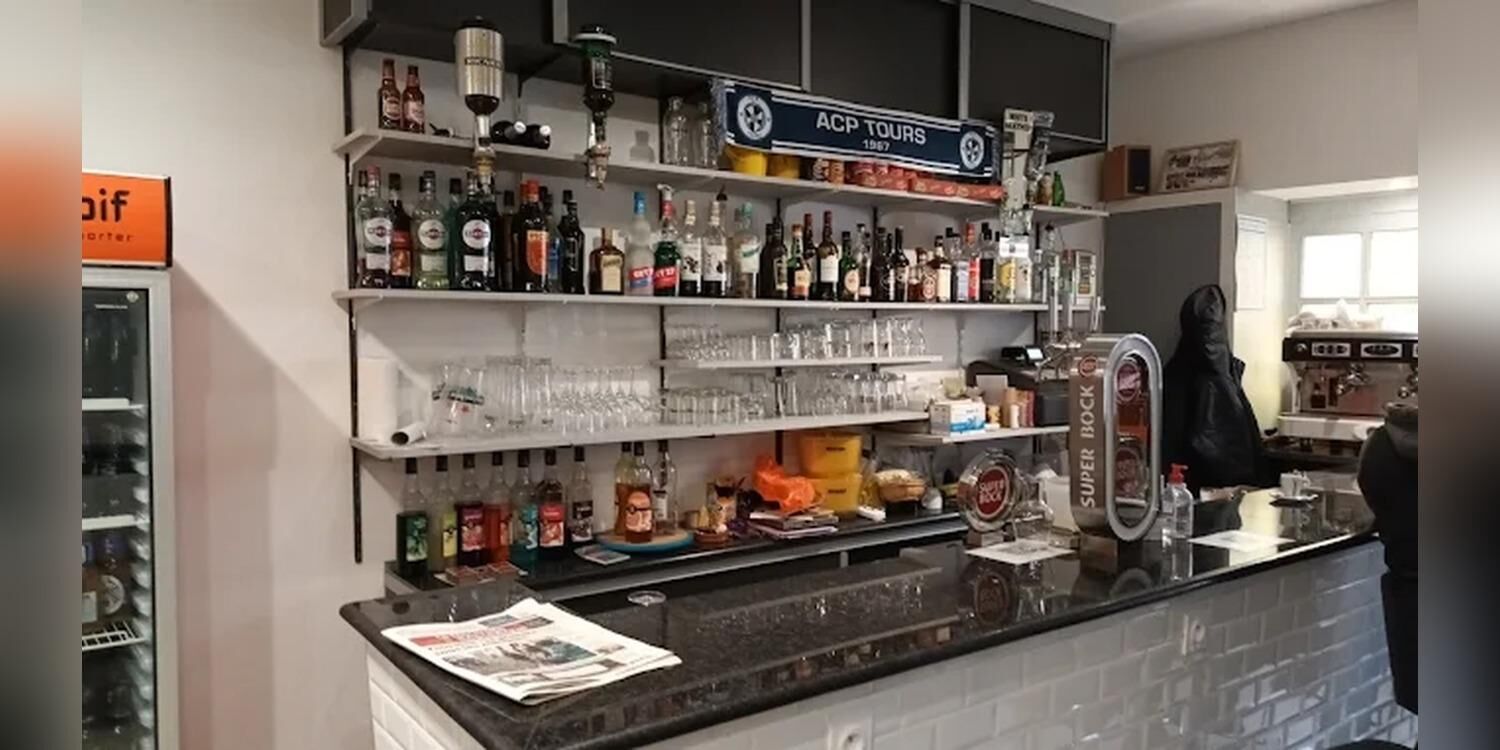 25 AVRIL Café Portugais, bar