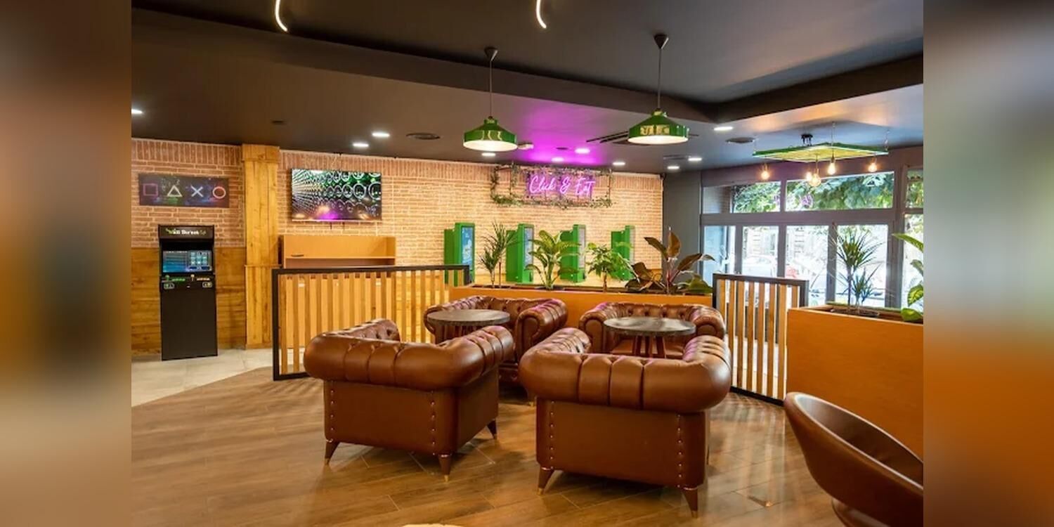 WALL STR'EAT CAFE, restaurant