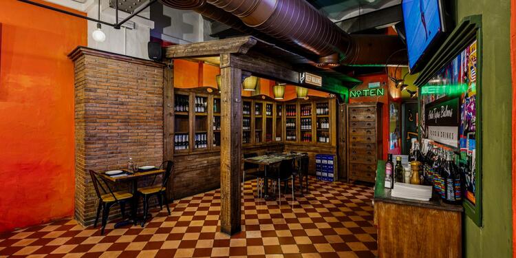 Antic Tapas Balmes, bar