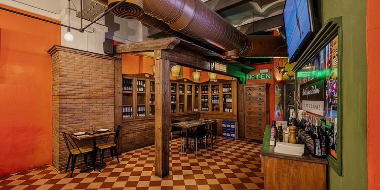 Antic Tapas Balmes, bar