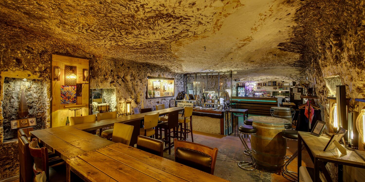 La Grotte à Bières, bar