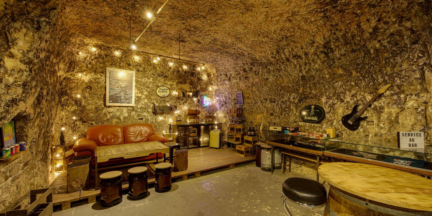 La Grotte à Bières, bar
