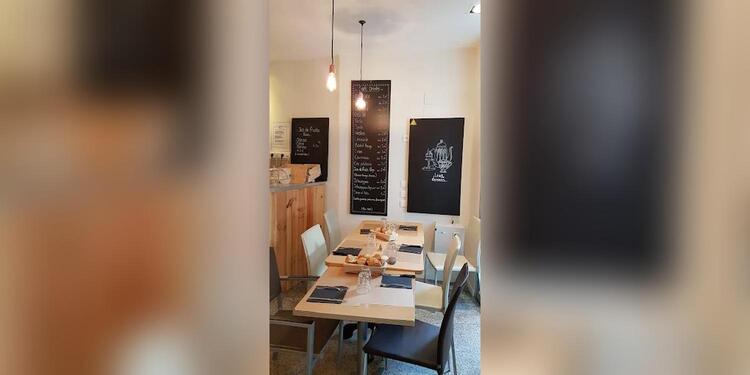 Apo Café, restaurant