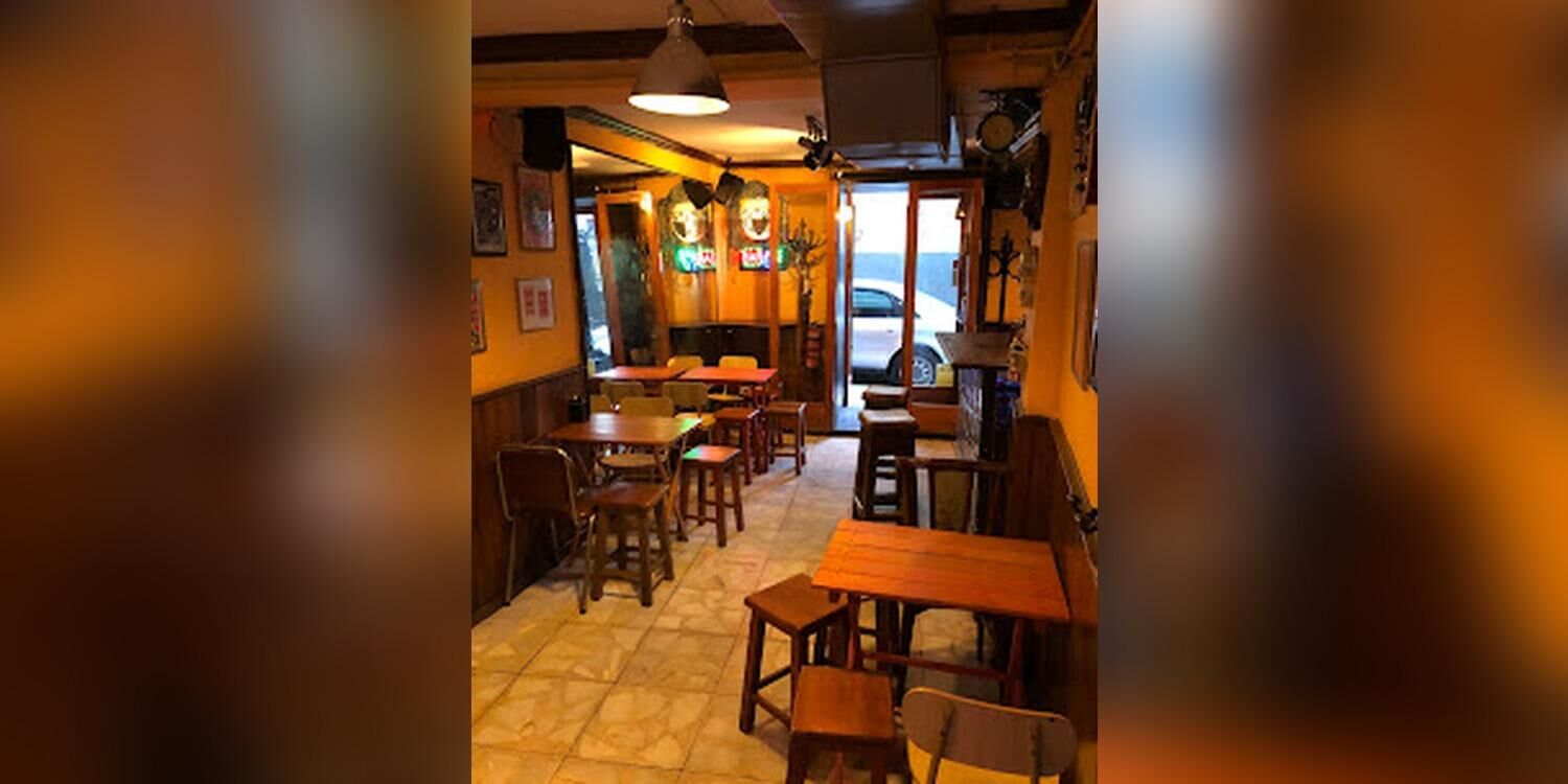 Il morto che parla, bar