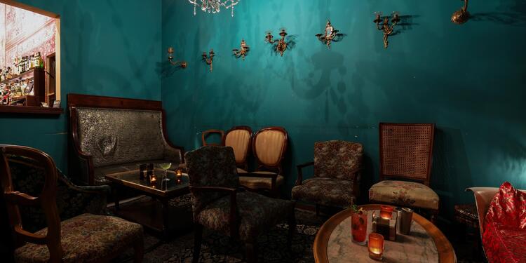 Madame George Lounge Bar, bar