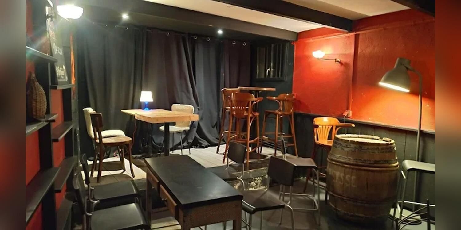 La Cave Des Pas Sages, bar