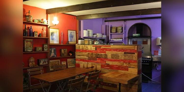 La Cave Des Pas Sages, bar