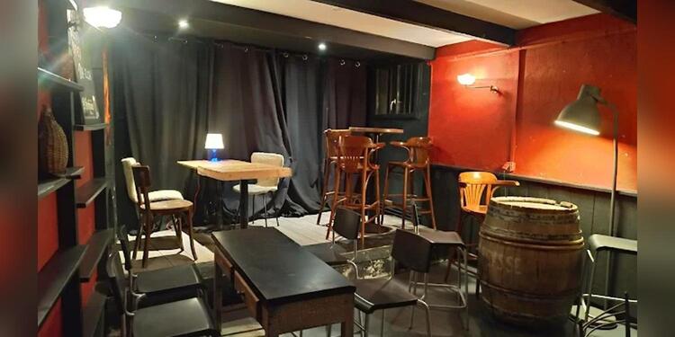 La Cave Des Pas Sages, bar