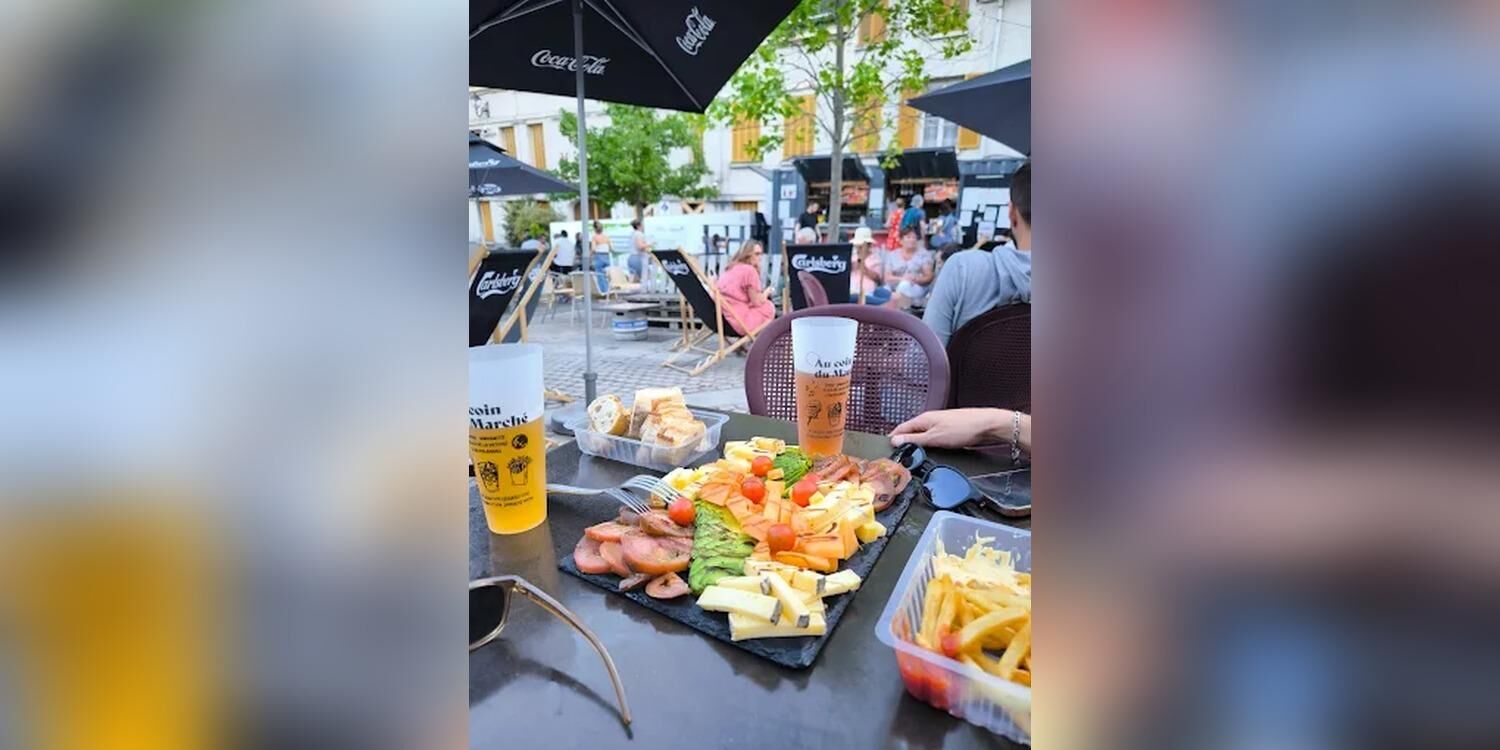 Au coin du marché, bar