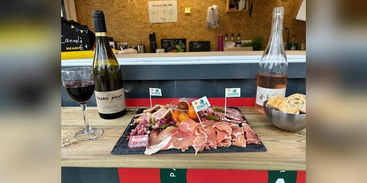 Au coin du marché, bar