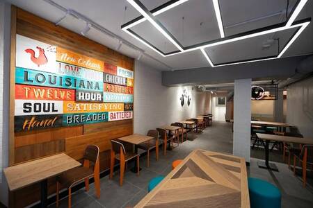 Popeyes Famous Louisiana Chicken, Restaurante Madrid  Cuatro Vientos #0