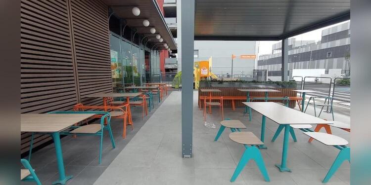 Popeyes Famous Louisiana Chicken, restaurant