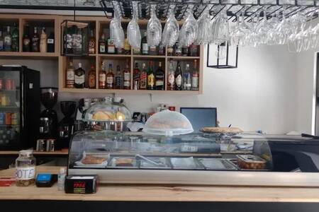 RESTAURANTE BAR CAFETERIA BARAJAS J´L, Restaurante Madrid Casco Histórico de Barajas #0