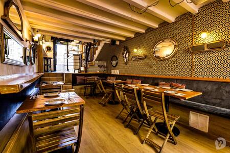 Nina, Bar Barcelona Gràcia #0