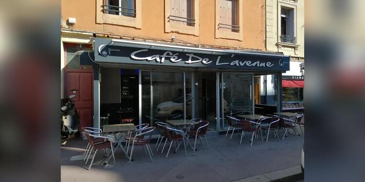 Café De Lavenue, bar
