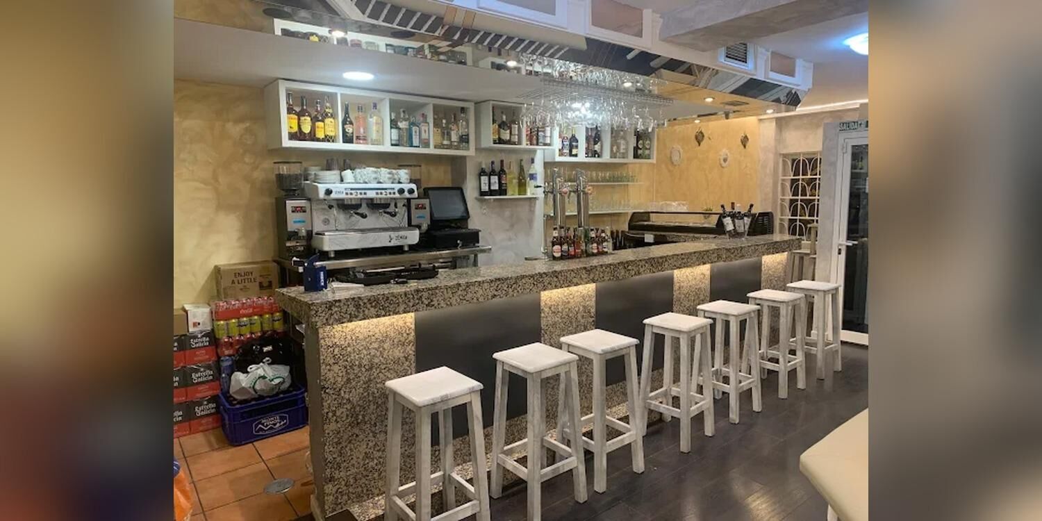 D? Chanel bar de copas y tapas, bar