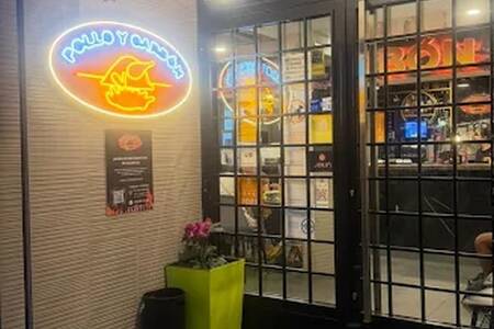 Pollo y Carbón - Fuencarral, Restaurante Madrid Valverde #0