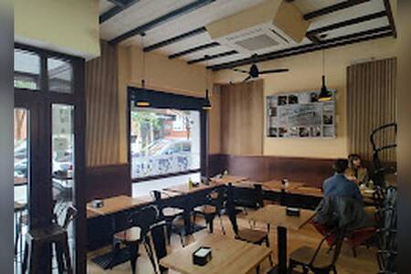 Aquí, Galicia, Bar Madrid Salamanque #0