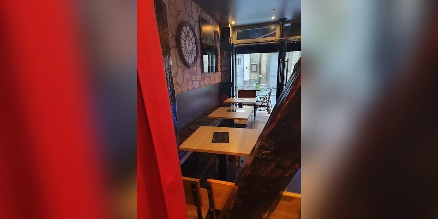 The Blind Tiger, bar