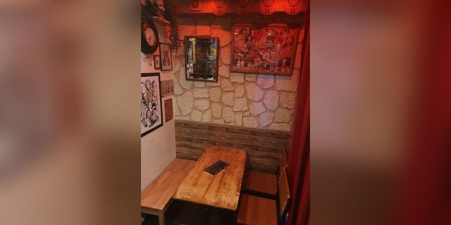 The Blind Tiger, bar