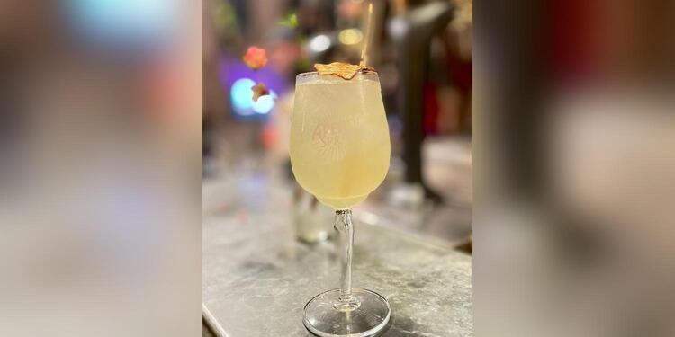 Au WC. Whisky & Cocktail, bar