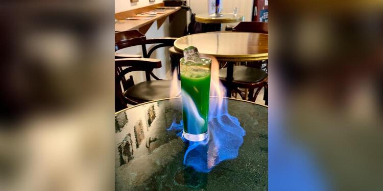 Au WC. Whisky & Cocktail, bar