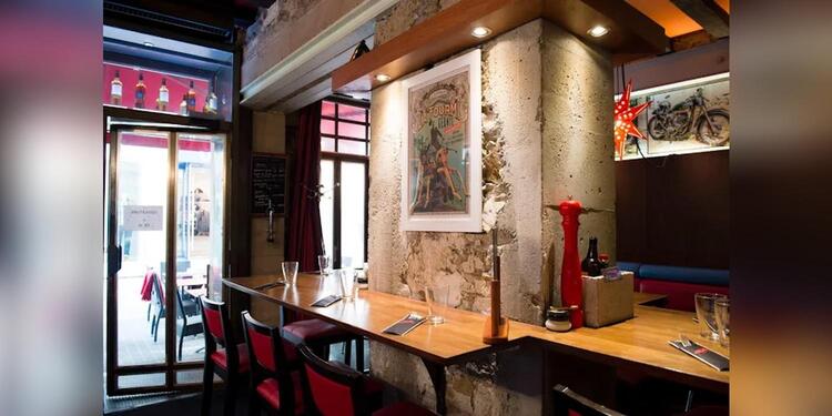 ....Et la Fourmi, bar