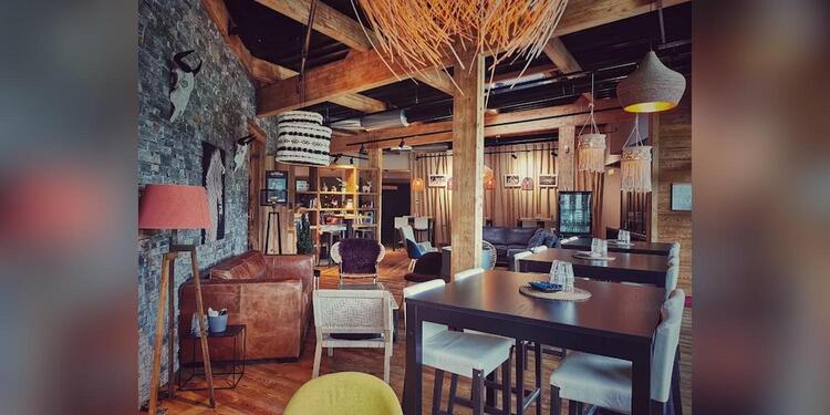 4'47 Restaurant bar lounge, restaurant