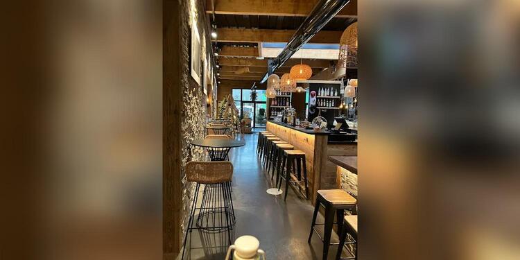 4'47 Restaurant bar lounge, restaurant