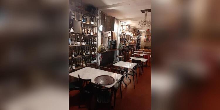 Le Pub à la française, bar