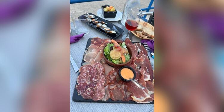 L Asmourzade Bar Severine, bar