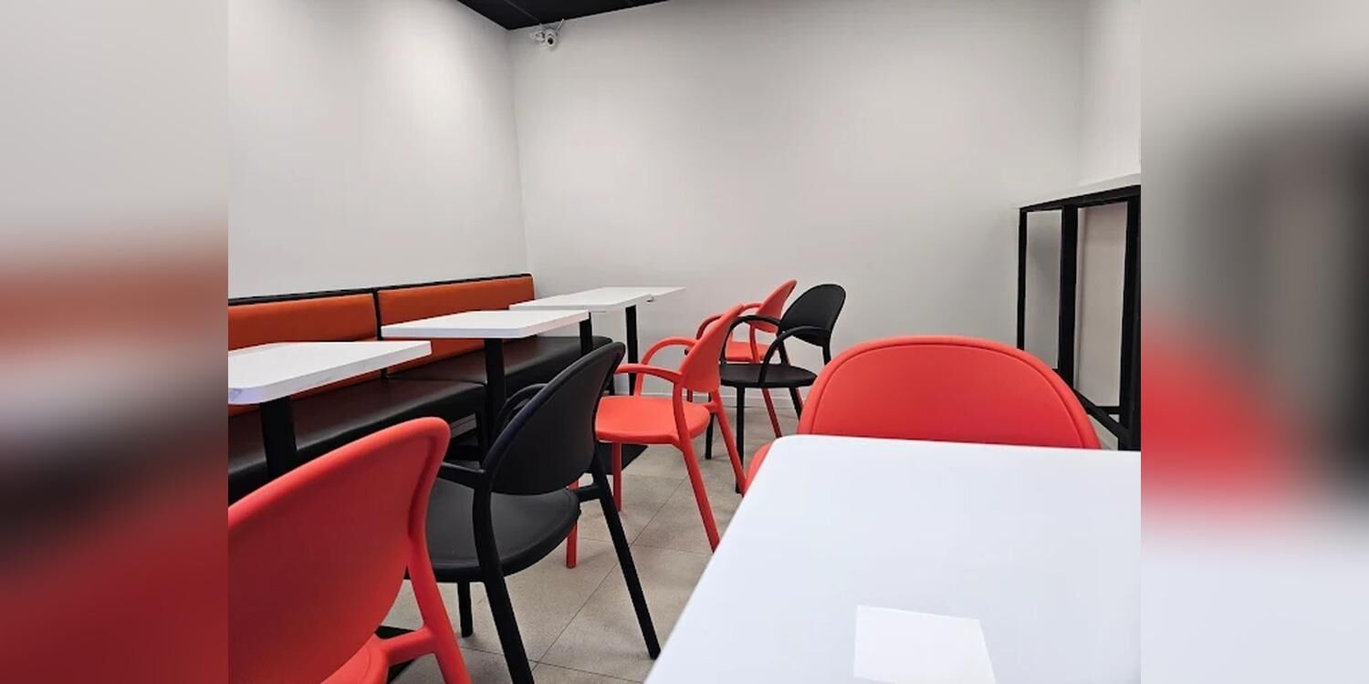 Chicken life, restaurant