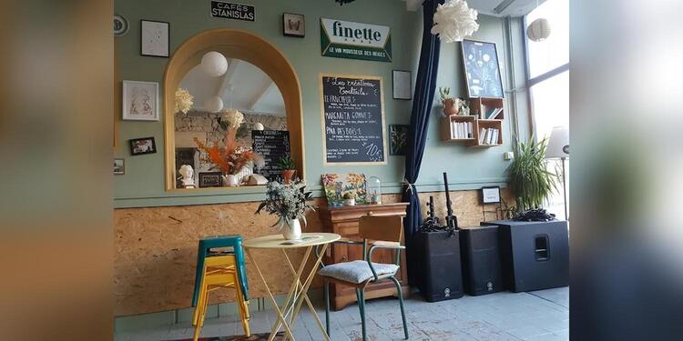 L'Éphéméride, bar