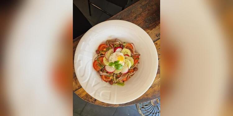 Le Newport Cafe, bar