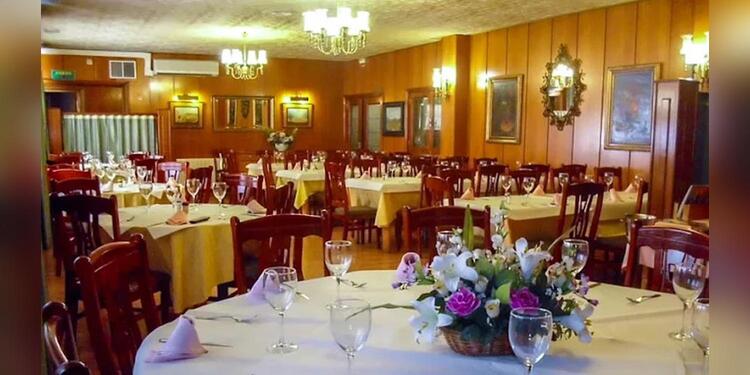 Los 5 Pinos, restaurant