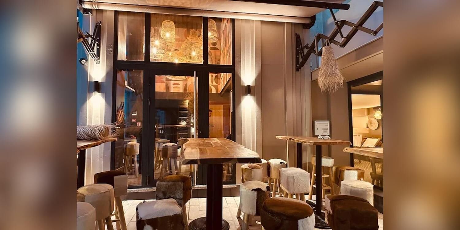 Bazaar Bar Cannes, bar